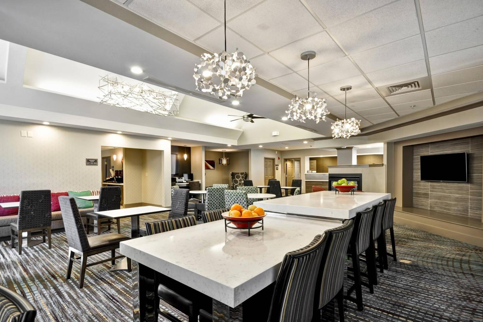 By Marriott Airport 3*